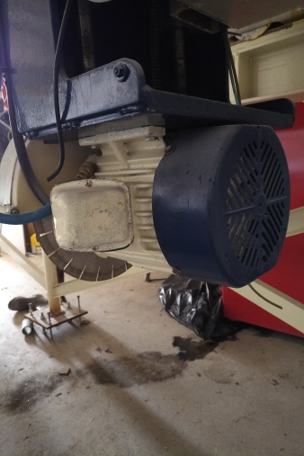 Saw motor.jpg